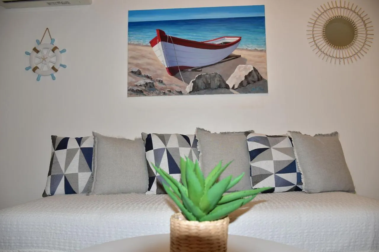 Apartment Holiday Home M&M Novigrad