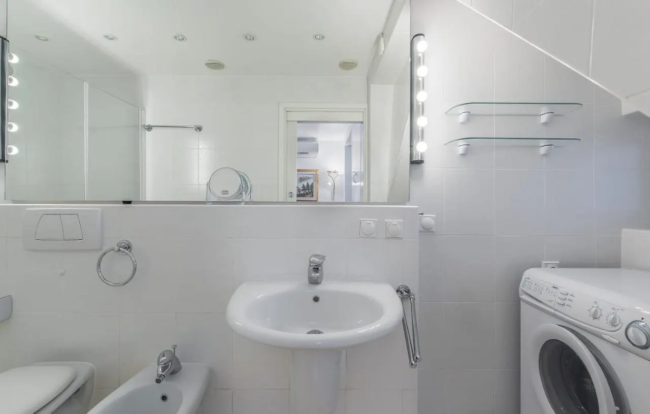 Apartment Holiday Home M&M Novigrad