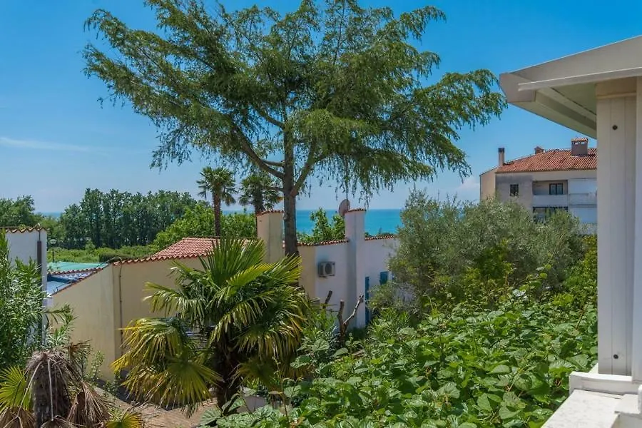 Holiday Home M&M Novigrad  Apartment